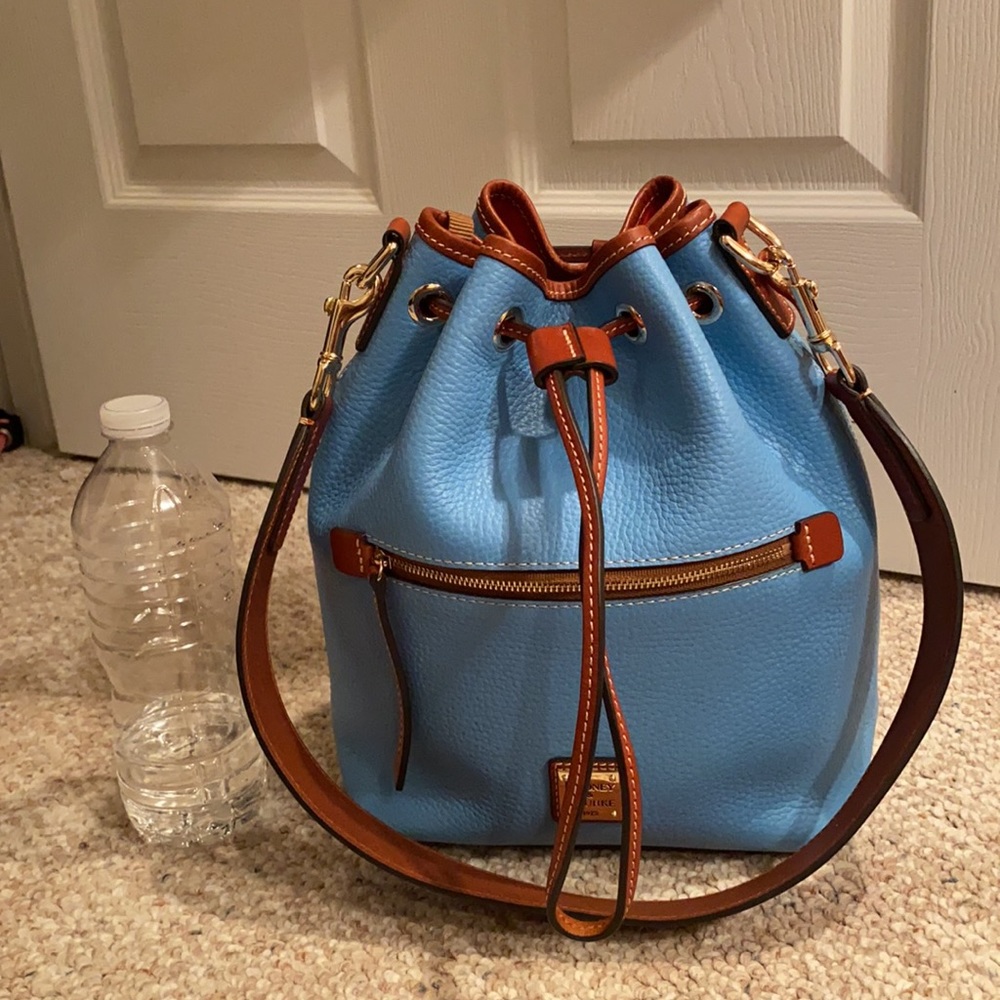 🎉🎉🎉Dooney and Bourke